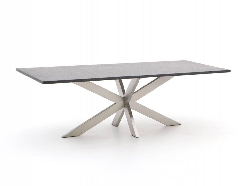 duurzame robuuste tuintafel