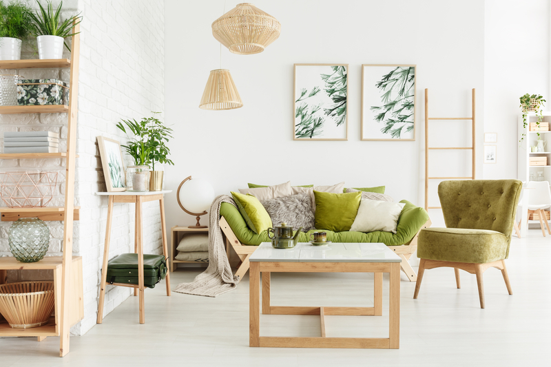 groene accessoires in de woonkamer